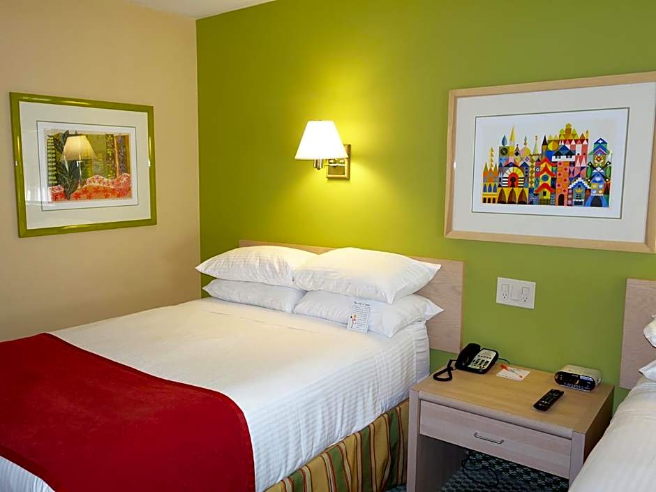 Howard Johnson by Wyndham Anaheim Hotel & Water Playground