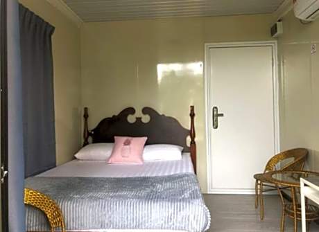 CABIN CRYSTAL HONEY D'RUMAH BONDA RIVER VIEW Kuala Kangsar