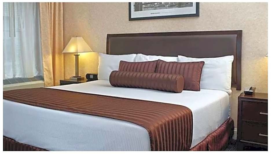 Photo 1 of 1 of 1 Queen Bed, Accessible