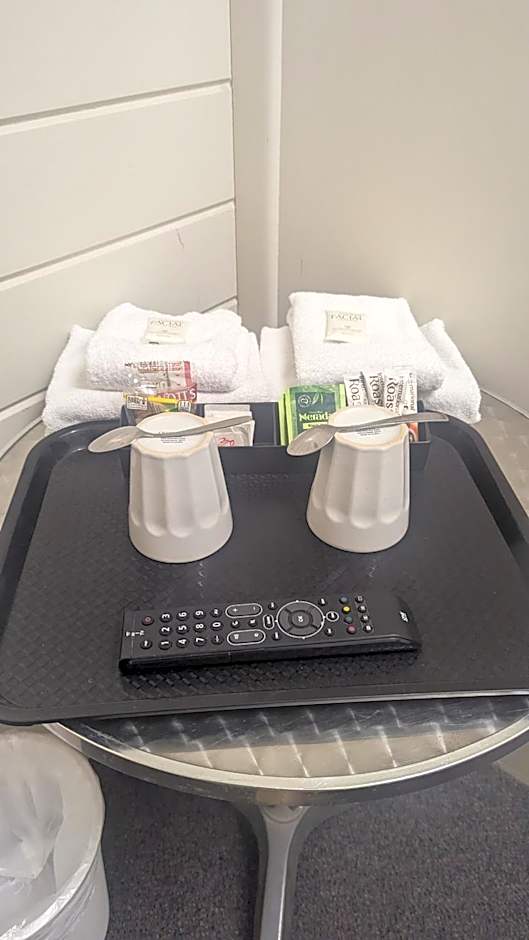 GRAND CENTRAL HOTEL PROSERPINE