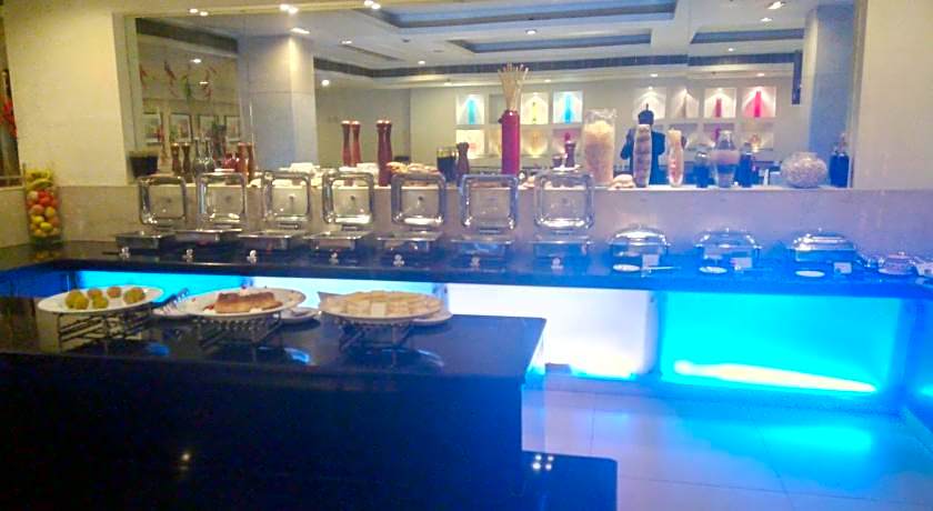 Hampshire Plaza Hotel