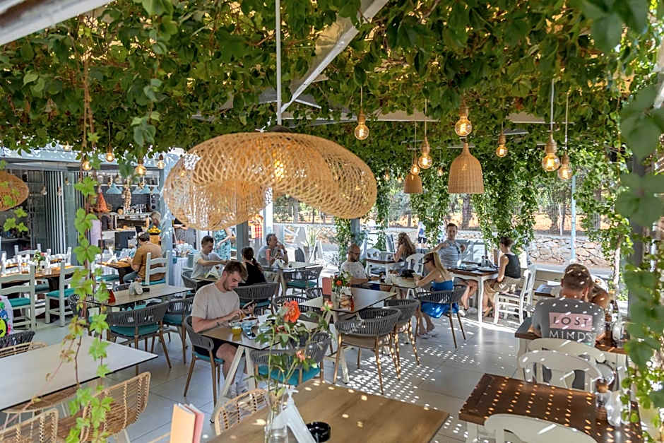 Camelot Royal Beds by Estia