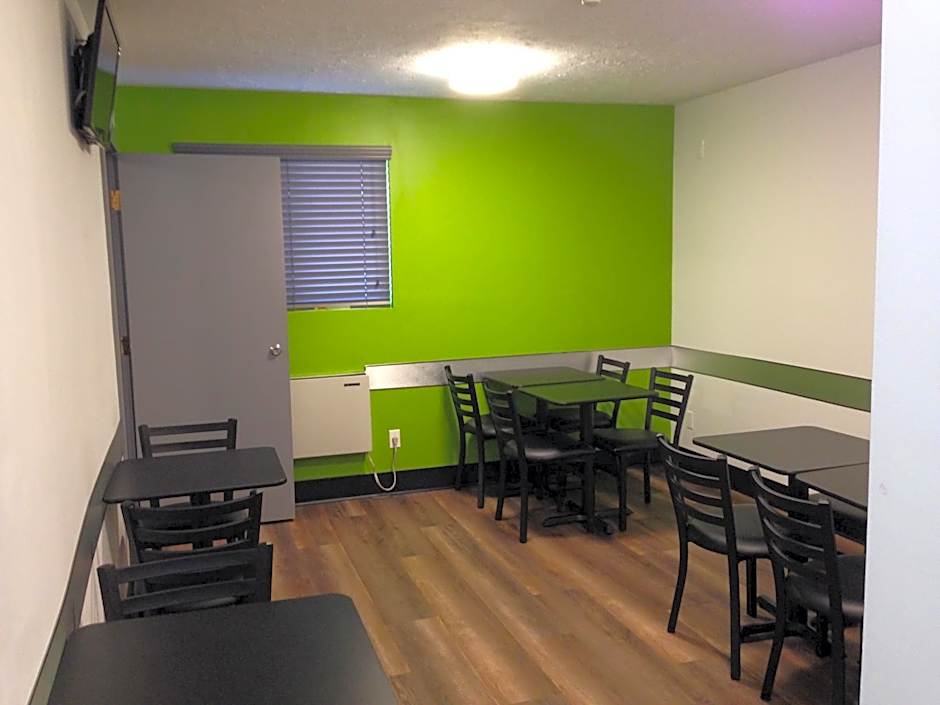 Coastal Inn Champlain