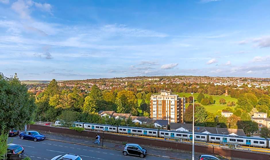 Park View - Modern - Parking