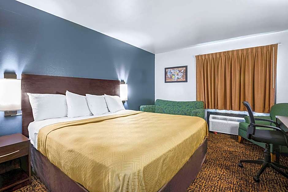 Econo Lodge Airport - Milwaukee