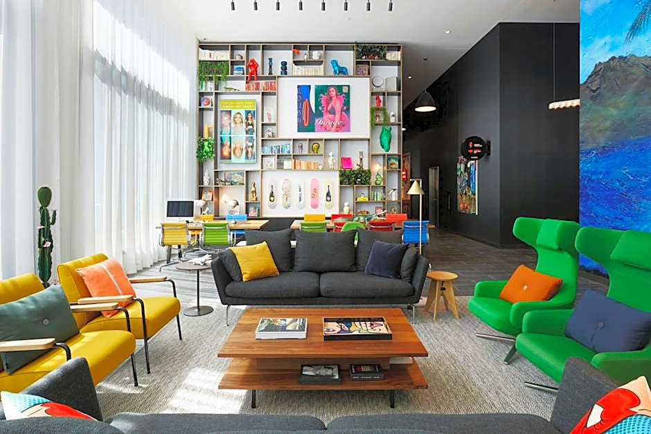 citizenM Los Angeles Downtown