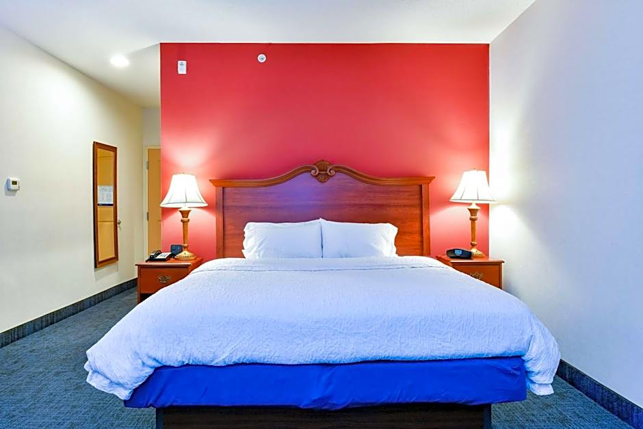 Hampton Inn By Hilton & Suites Pittsburg