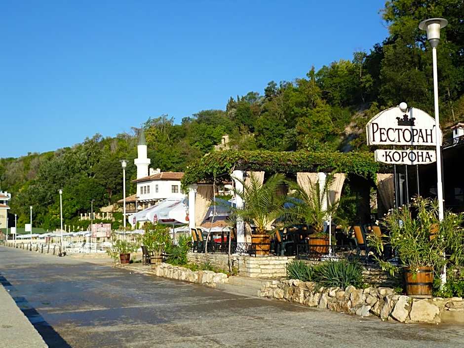 Ahilea Hotel - Free Pool Access