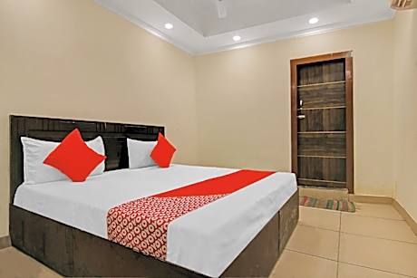 Hotel O Vibhu Residency Near Noida Sector 81 Metro Station