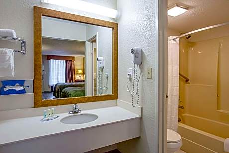 2 Queen Beds Smoking