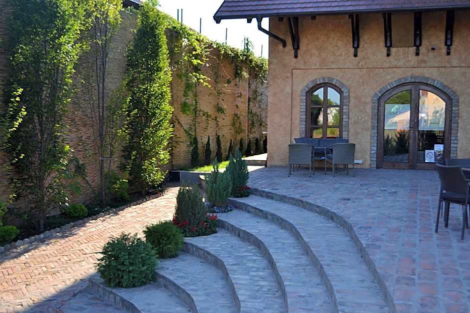 Garni Hotel Chicha - Winery ŠKRBIĆ