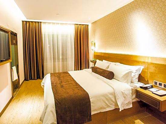 James Joyce Coffetel Yichang East Railway Station Central Bus Station