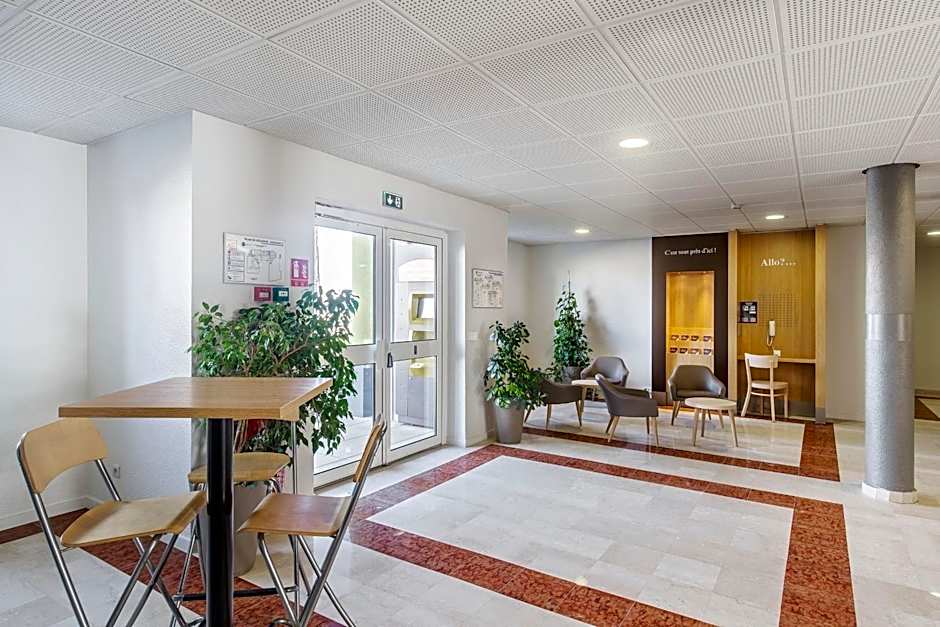 B&B Hôtel Lyon Grand Stade Meyzieu