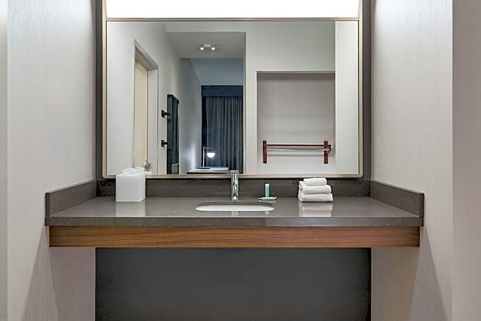 Courtyard by Marriott Providence Downtown
