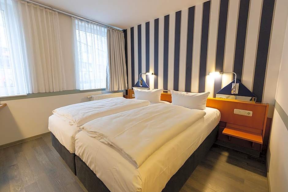 Hotel DH VEC, sehr beliebtes & leckeres Frühstück, Self-Check-In