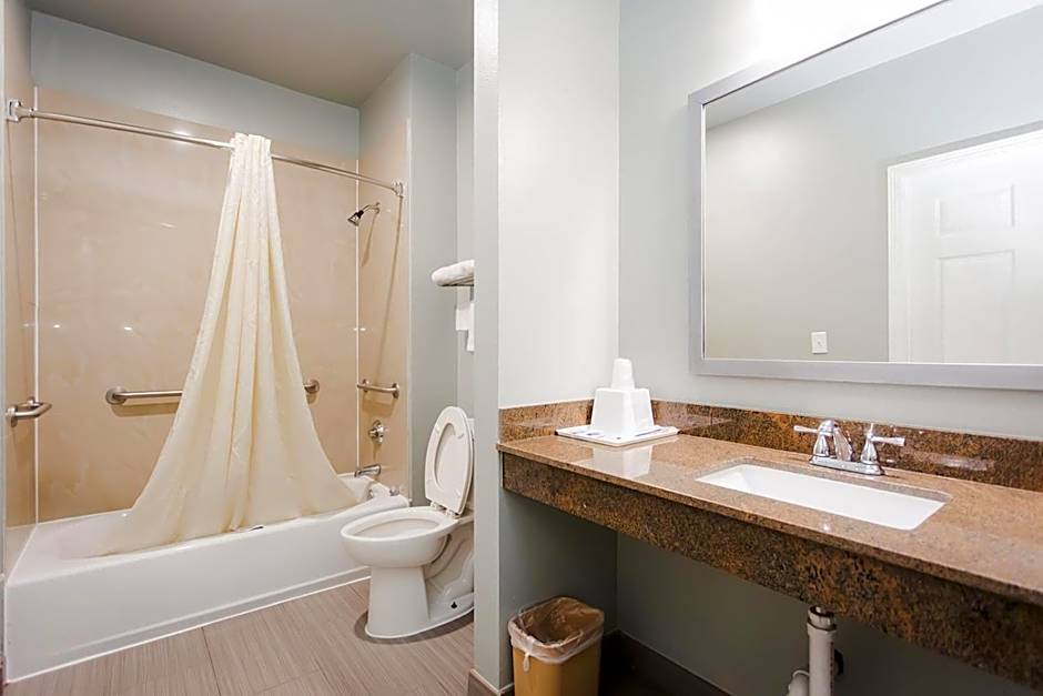 Econo Lodge Inn & Suites Channelview - Houston East