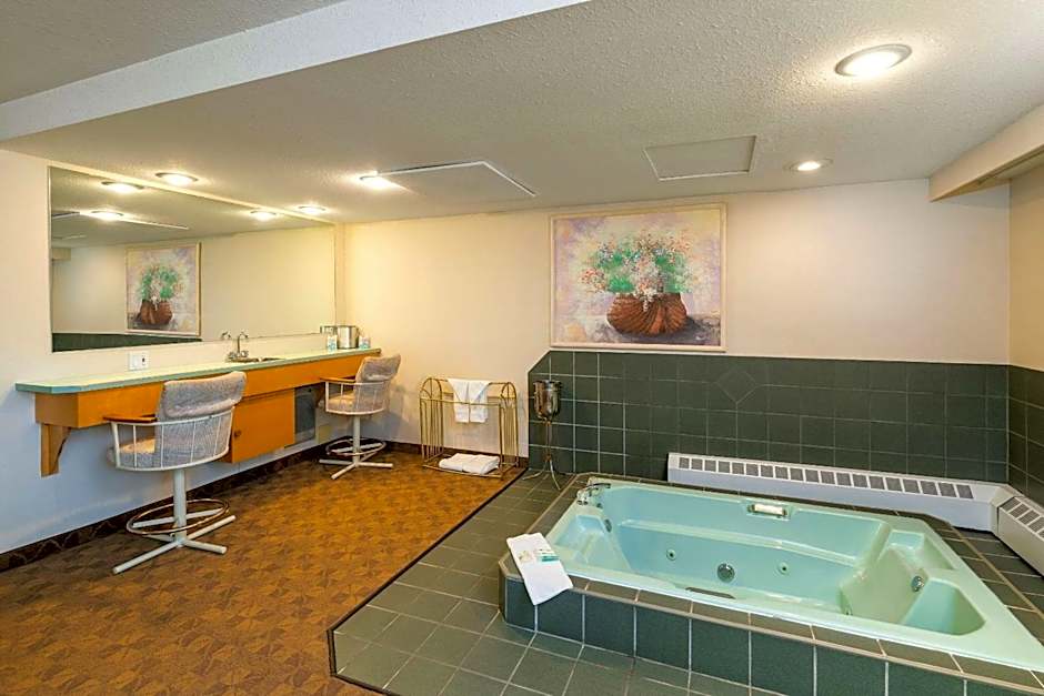 Prestige Riverside Lodge Quesnel