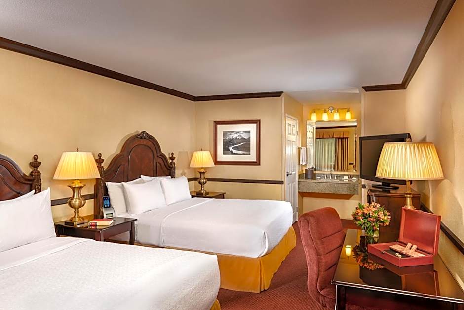 Photo 1 of 14 of Studio 1 Queen Bed