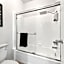 Beverly Hills Glamour Oasis 2 BR Apt with Parking 304