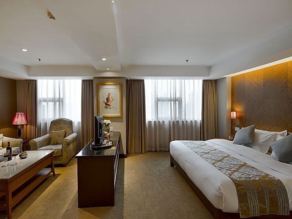 Chongqing Golden View Hotel