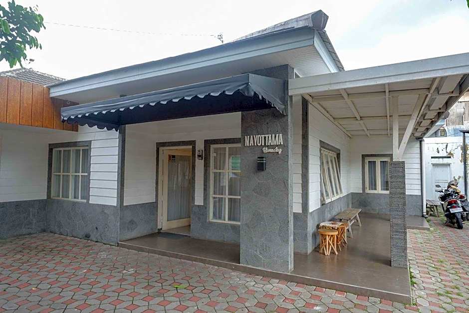 RedDoorz near XT Square 4