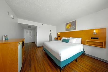 Beachfront Classic Room - King - ADA
