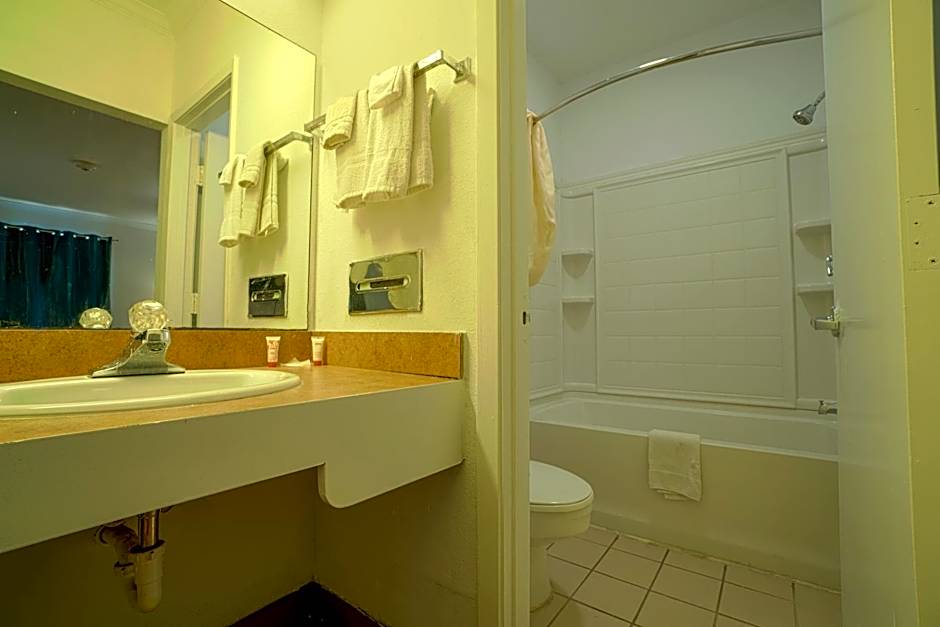 OYO Hotel Kingsville - Hwy 77