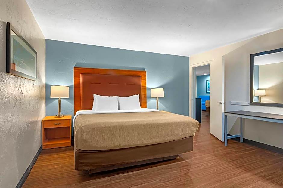 Quality Inn & Suites At Coos Bay