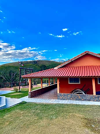 Recanto da Alegria - Casa em Cunha com Jacuzzi,Piscina,Rede,Churrasqueira,Lareira,Deck, Banco de coração