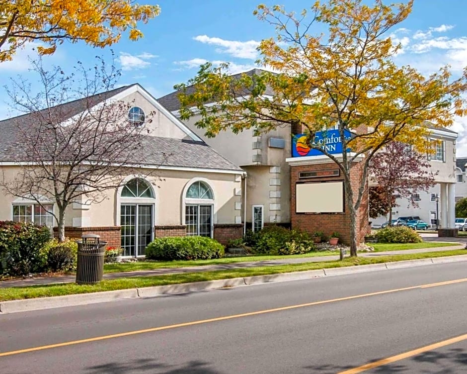 Comfort Inn Lakeside - Mackinaw City