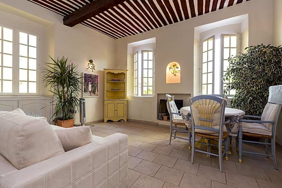 Studio Port – Cannes, CT