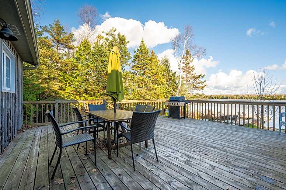 Serene Lakefront Retreat Explore & Unwind