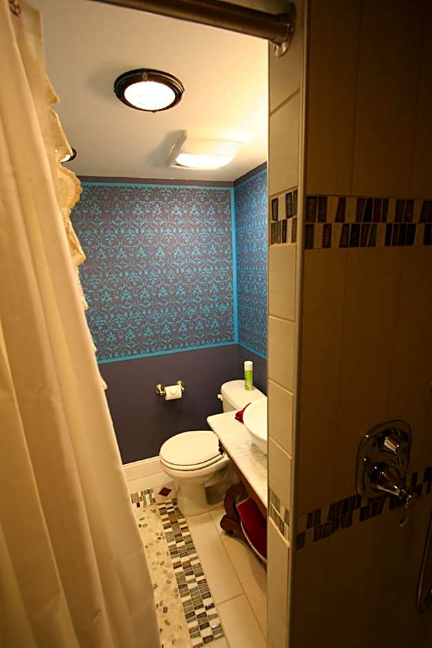 Photo 1 of 5 of Standard 1 Queen Bed