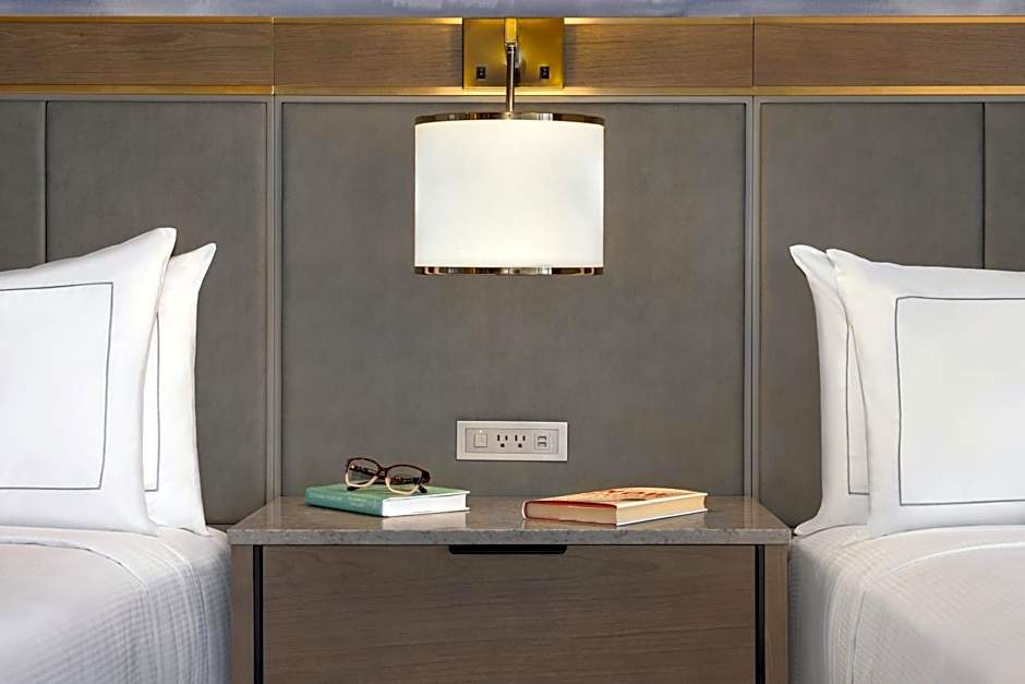 DoubleTree by Hilton Kingston