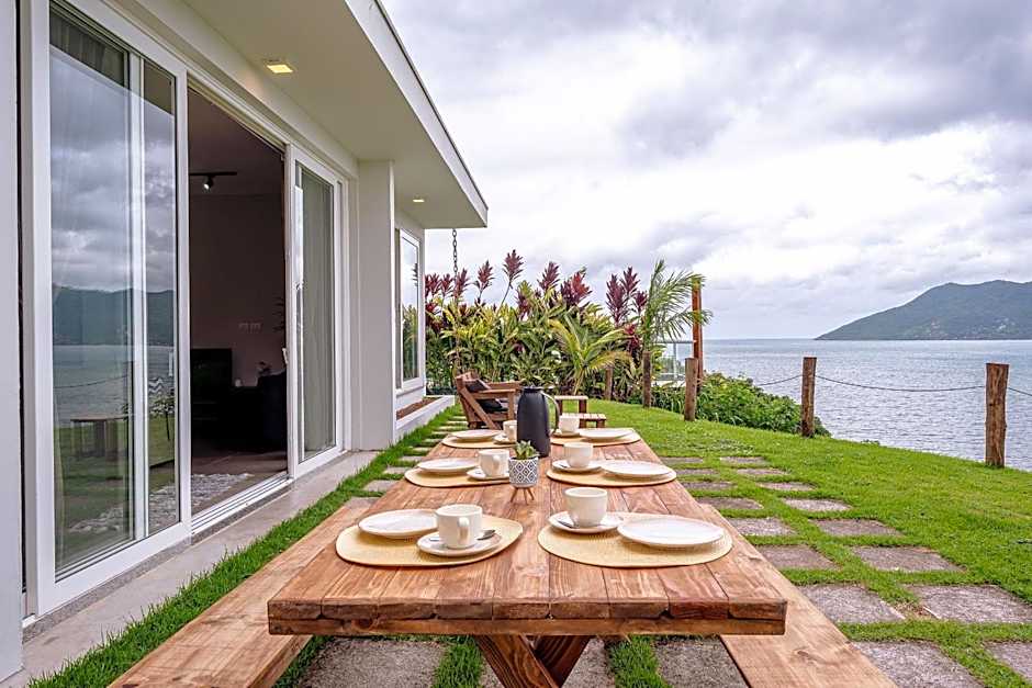 Casa na costeira com vista para o mar