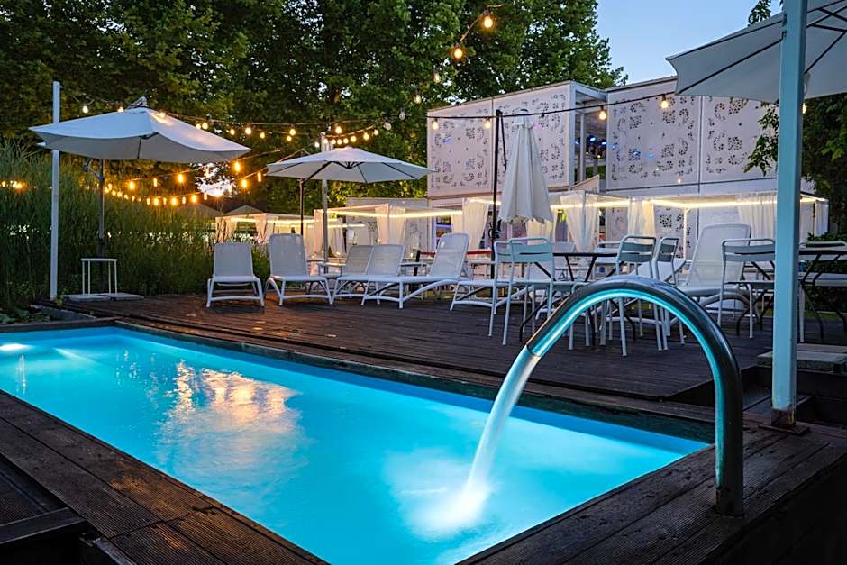 Renegade Hotel