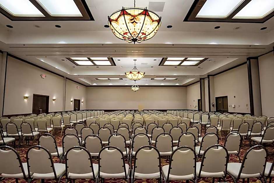 MCM Elegante Hotel