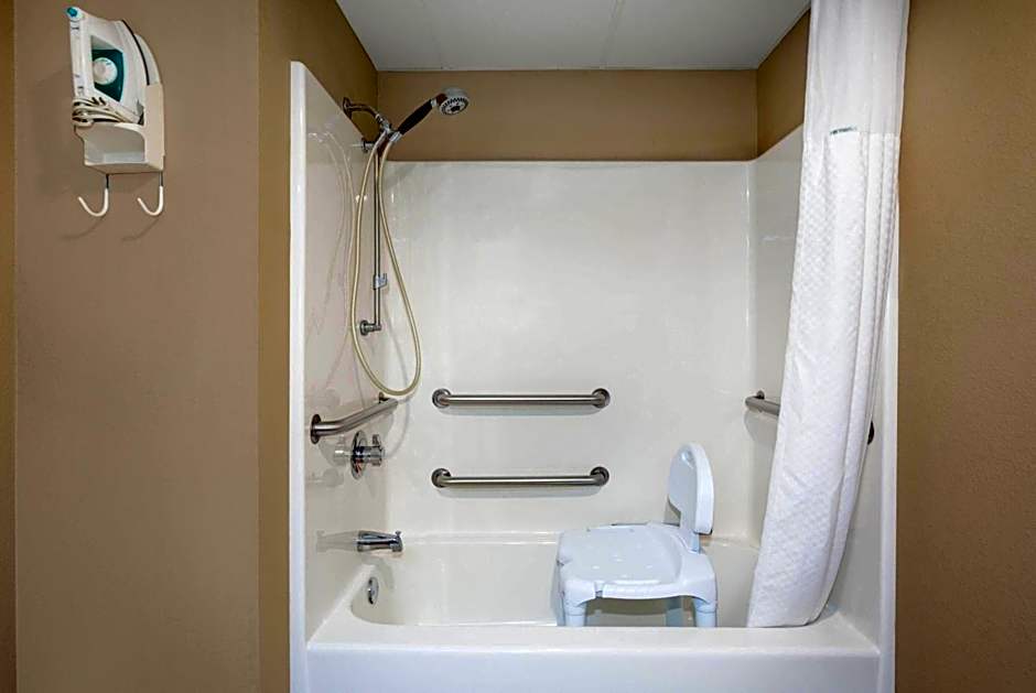 Days Inn & Suites by Wyndham Cuba