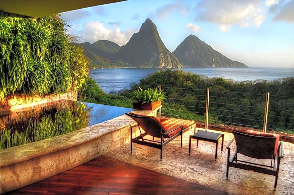 Jade Mountain Resort