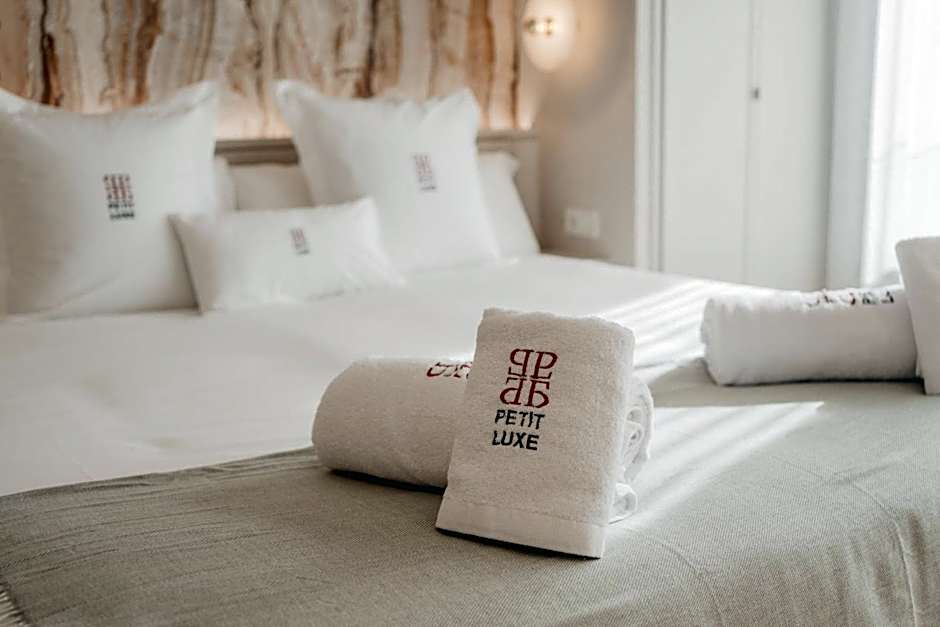 Hotel Petit Luxe