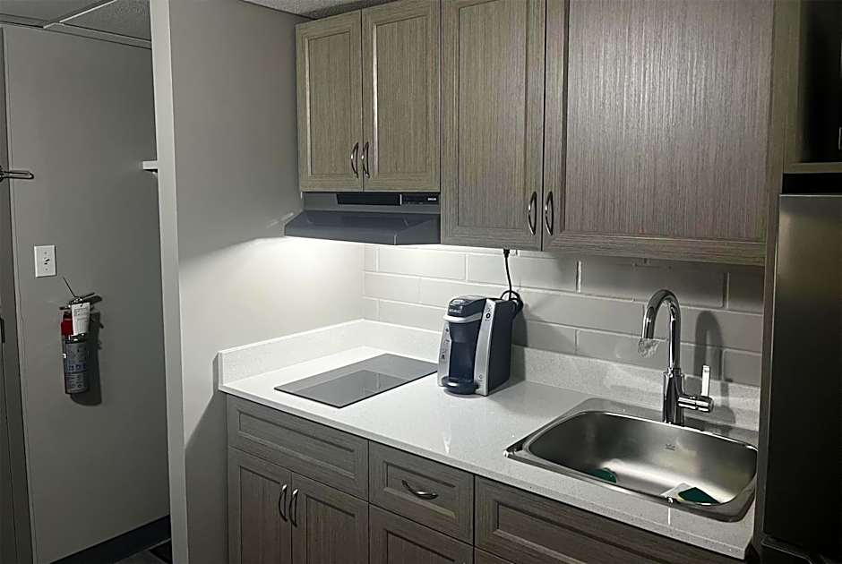 Travelodge by Wyndham Grande Prairie