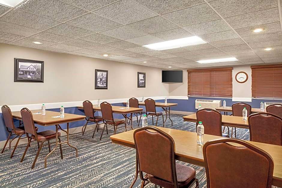 AmericInn by Wyndham Sauk Centre
