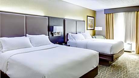 Queen Suite with Two Queen Beds