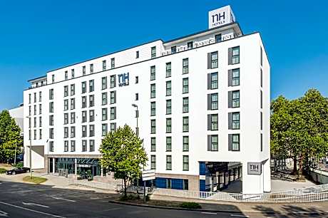 Family Room (2 Adults + 2 Child)