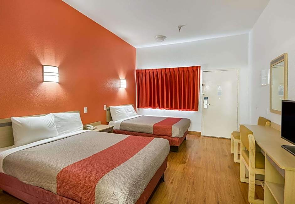 Photo 1 of 4 of 2 Double Beds, Accessible, Roll in Shower, Smoking