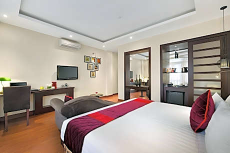 Deluxe Double Room with Balcony