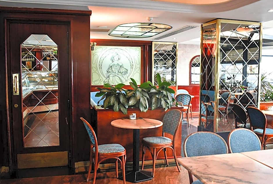QAWRA Palace Resort & SPA