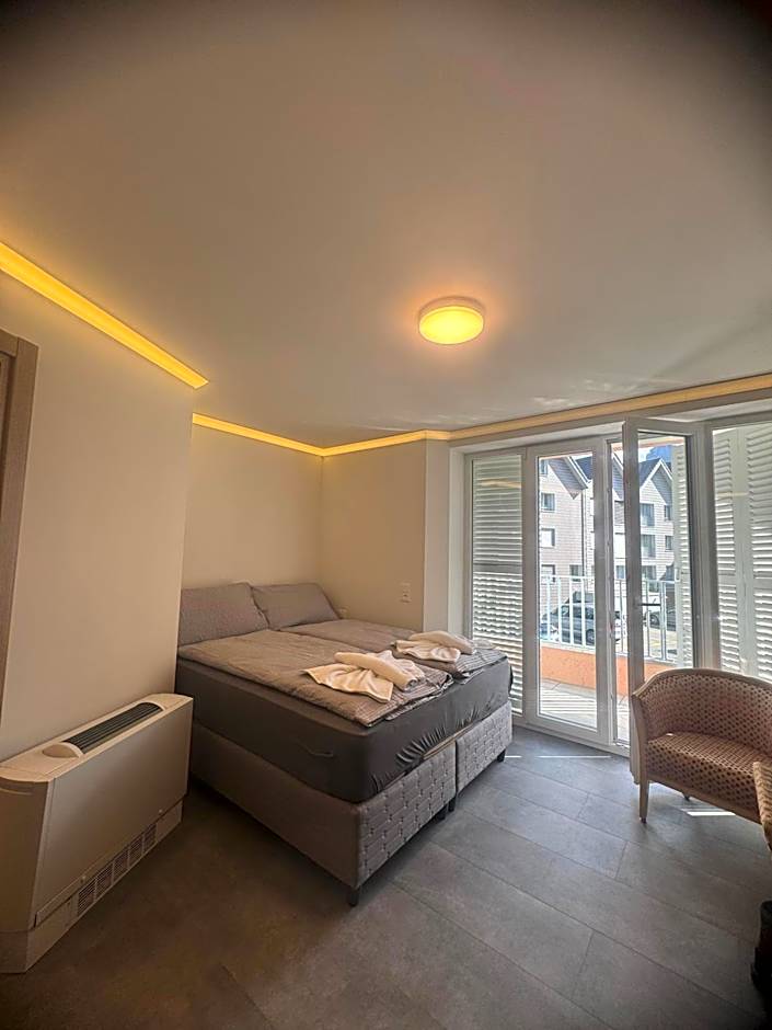 City Hotel