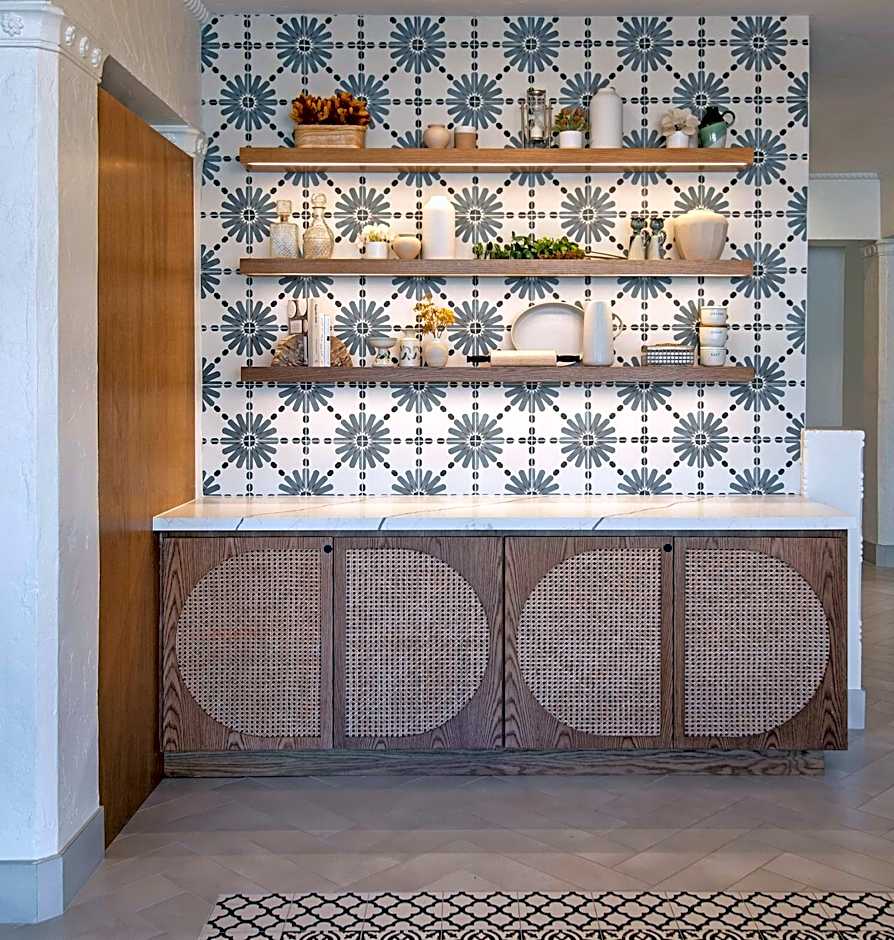 Hotel Virginia Santa Barbara, Tapestry Collection by Hilton