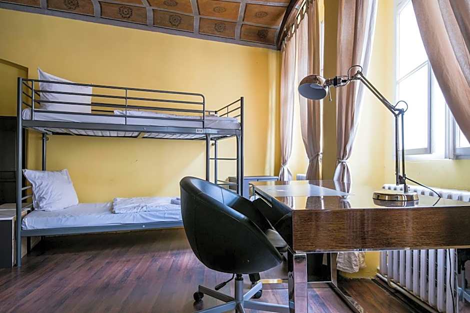 Charles Bridge Hostel & Apartments